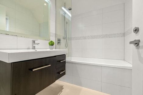 Photo of property in 16a Fenwick Avenue, Milford, Auckland, 0620