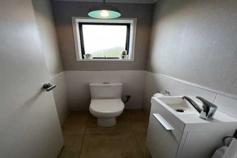 Photo of property in 2/7 Anna Watson Road, Half Moon Bay, Auckland, 2012