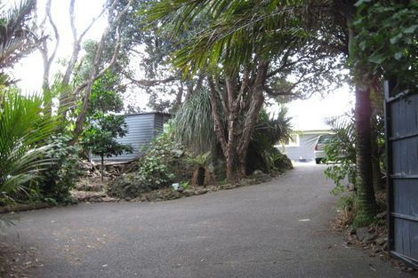 Photo of property in 89 Seaview Road, Piha, New Lynn, 0772