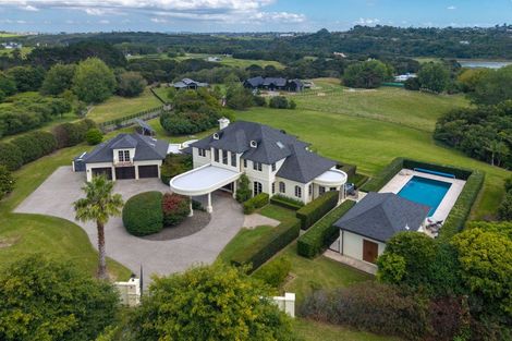 Photo of property in 204 Broomfields Road, Whitford, Howick, 2571