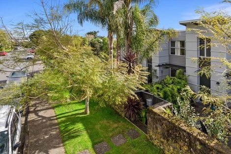 Photo of property in Habitat Apartments, 8/31 Byron Avenue, Takapuna, Auckland, 0622