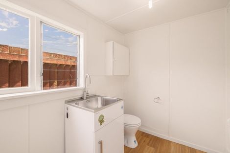 Photo of property in 17 Manning Place, Woolston, Christchurch, 8023