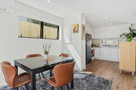 Photo of property in 9/35 Garadice Road, Rothesay Bay, Auckland, 0630