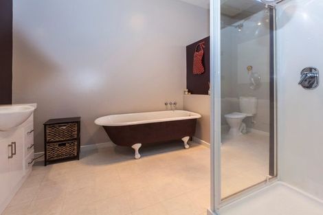 Photo of property in 216 Springfield Road, St Albans, Christchurch, 8014