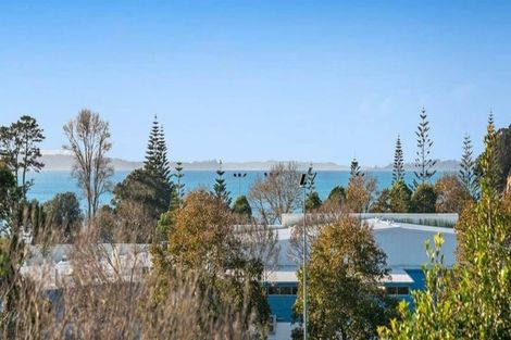 Photo of property in 10 Rimu Road, Stanmore Bay, Whangaparaoa, 0932