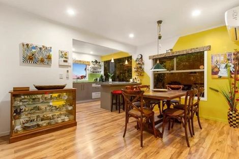 Photo of property in 16 Lucas Place, Weymouth, Auckland, 2103