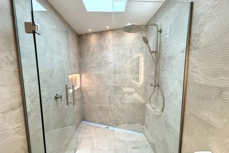 Photo of property in 2/7 Roa Road, Fendalton, Christchurch, 8041