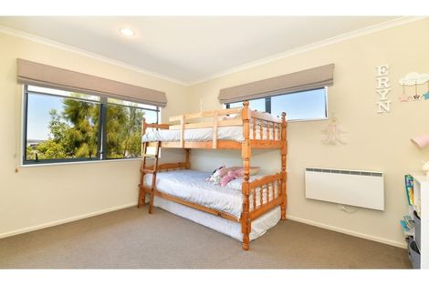 Photo of property in 88a Brian Crescent, Stanmore Bay, Whangaparaoa, 0932