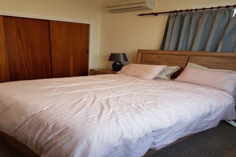 Photo of property in 32 Whites Line West, Woburn, Lower Hutt, 5010