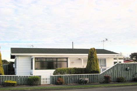 Photo of property in 15a Saunders Place, Gonville, Whanganui, 4501