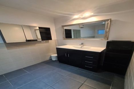 Photo of property in 18 Ranui Terrace, Tawa, Wellington, 5028