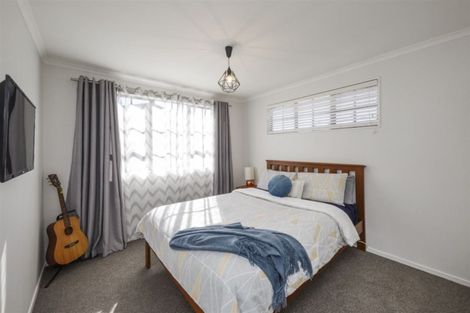 Photo of property in 12 Grange Place, Milson, Palmerston North, 4414