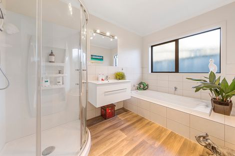 Photo of property in 2a Campbell Street, Waiuku, 2123