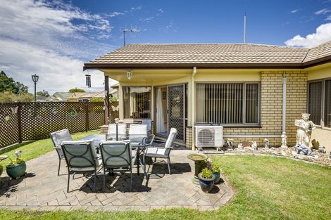 Photo of property in 17 Sloane Place, Taradale, Napier, 4112