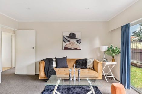 Photo of property in 2/94 Beaumonts Way, Manurewa, Auckland, 2102