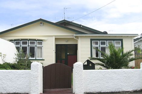 Photo of property in 6 Puru Crescent, Lyall Bay, Wellington, 6022