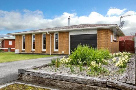 Photo of property in 25 Manu Crescent, Upper Vogeltown, New Plymouth, 4310