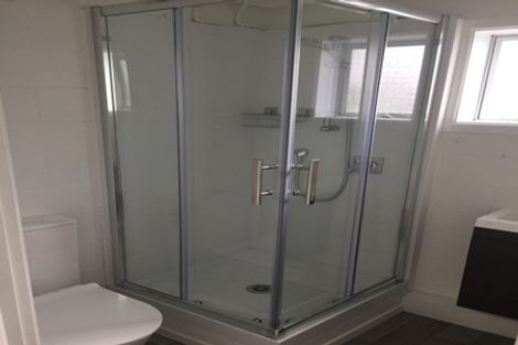 Photo of property in 1/682 East Coast Road, Pinehill, Auckland, 0630