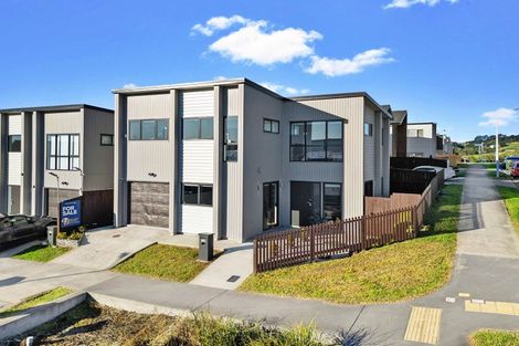 Photo of property in 16b Goodfellow Lane, Flat Bush, Auckland, 2019