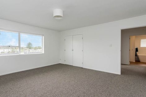 Photo of property in 1/81 West Coast Road, Glen Eden, Auckland, 0602