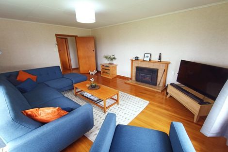 Photo of property in 21 Holland Crescent, Bulls, 4818