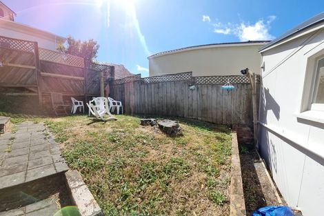 Photo of property in 18 Macdonald Crescent, Te Aro, Wellington, 6011