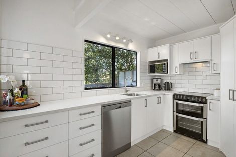 Photo of property in 10 Moorgreen Heights, Torbay, Auckland, 0630