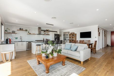 Photo of property in 56 Queen Charlotte Drive, Aotea, Porirua, 5024