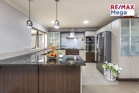 Photo of property in 10 Terrasini Drive, Flat Bush, Auckland, 2019