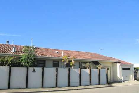 Photo of property in 2a Lighthouse Road, Bluff Hill, Napier, 4110