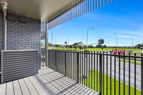 Photo of property in 3/2 Te Rito Road, Hobsonville, Auckland, 0616
