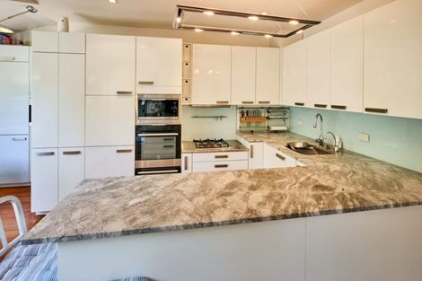 Photo of property in 19 The Crescent, Roseneath, Wellington, 6011