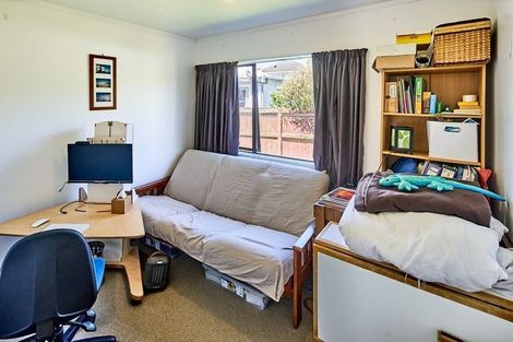 Photo of property in 1a Pearce Crescent, Taita, Lower Hutt, 5011