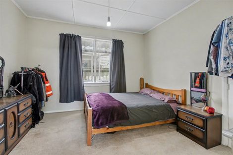 Photo of property in 136 Russell Street, Westport, 7825