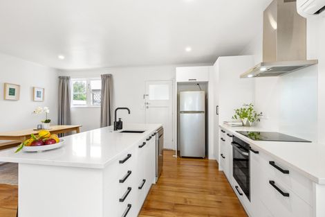 Photo of property in 82 Alfred Street, Fairfield, Hamilton, 3214