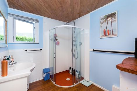 Photo of property in 19 Mount John Road, Waimate, 7977