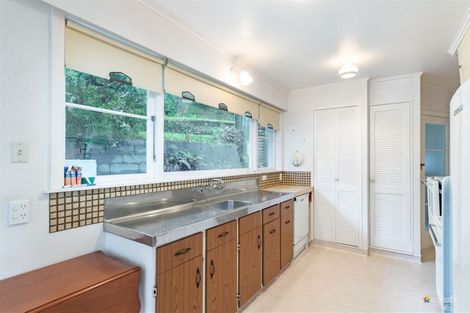 Photo of property in 150 Kamahi Street, Stokes Valley, Lower Hutt, 5019
