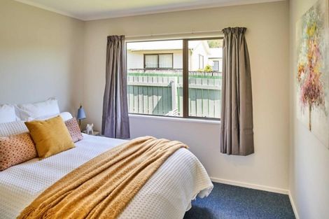 Photo of property in 4a Glenbrook Grove, Naenae, Lower Hutt, 5011