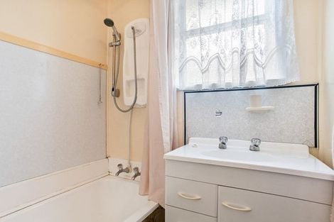 Photo of property in 5 Bowater Place, Manurewa, Auckland, 2102