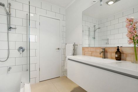 Photo of property in 78 Grey Street, Cambridge, 3434