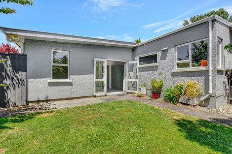 Photo of property in 9 Hursthouse Street, Vogeltown, New Plymouth, 4310
