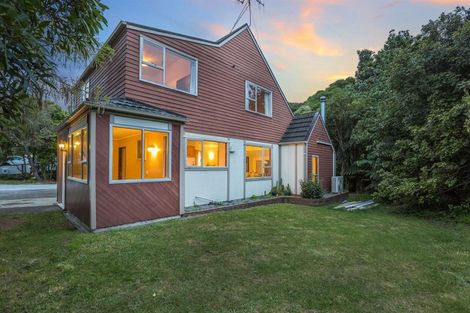 Photo of property in 19 Solander Place, Whitby, Porirua, 5024