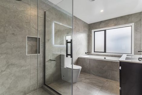 Photo of property in 10 Huaota Place, Botany Downs, Auckland, 2010