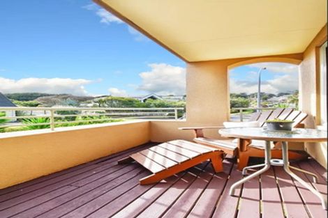 Photo of property in 28 Silkwood Grove, Totara Heights, Auckland, 2105