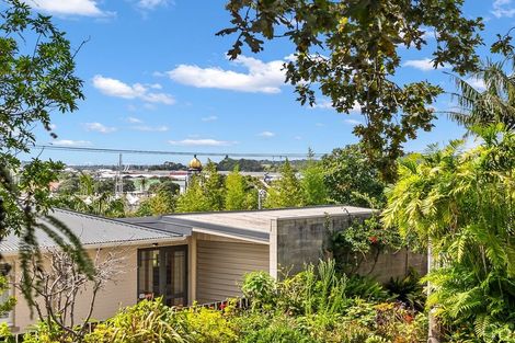 Photo of property in 12 Grey Street, Regent, Whangarei, 0112