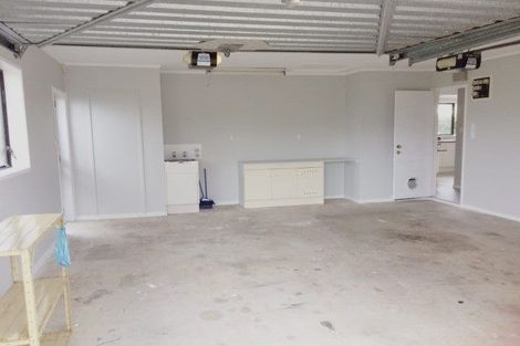 Photo of property in 31 Orangewood Drive, Northpark, Auckland, 2013