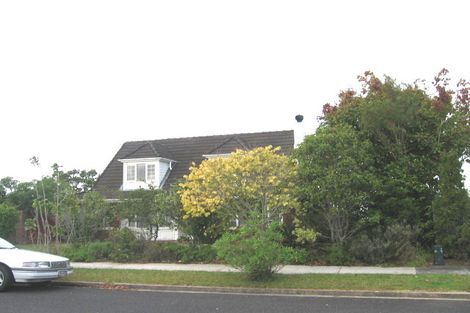 Photo of property in 2 Heaton Grove, Chatswood, Auckland, 0626