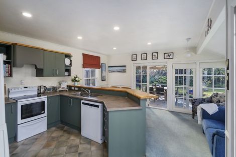 Photo of property in 5 Karamu Street, Strandon, New Plymouth, 4312