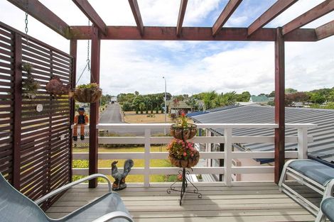 Photo of property in 46 Taihiki Road, Clarks Beach, 2122