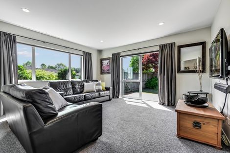 Photo of property in 20 Whitney Place, Rototuna North, Hamilton, 3210